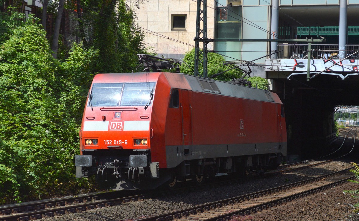 152 019-6 Richtung Berlin-Lichtenberg am 03.07.14 Straßenunterführung Berlin Schönhauser Allee.