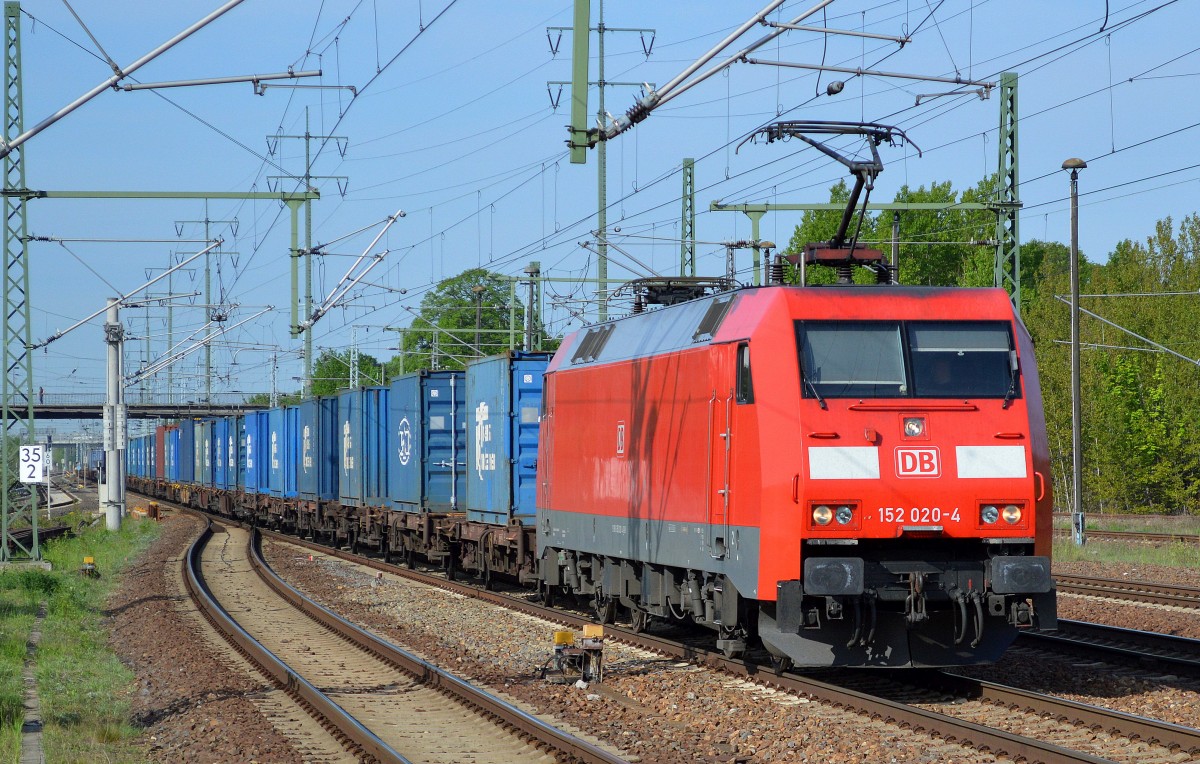 152 020-4 mit Containerzug am 08.05.15 Durchfahrt Bhf. Flughafen Berlin-Schönefeld. 