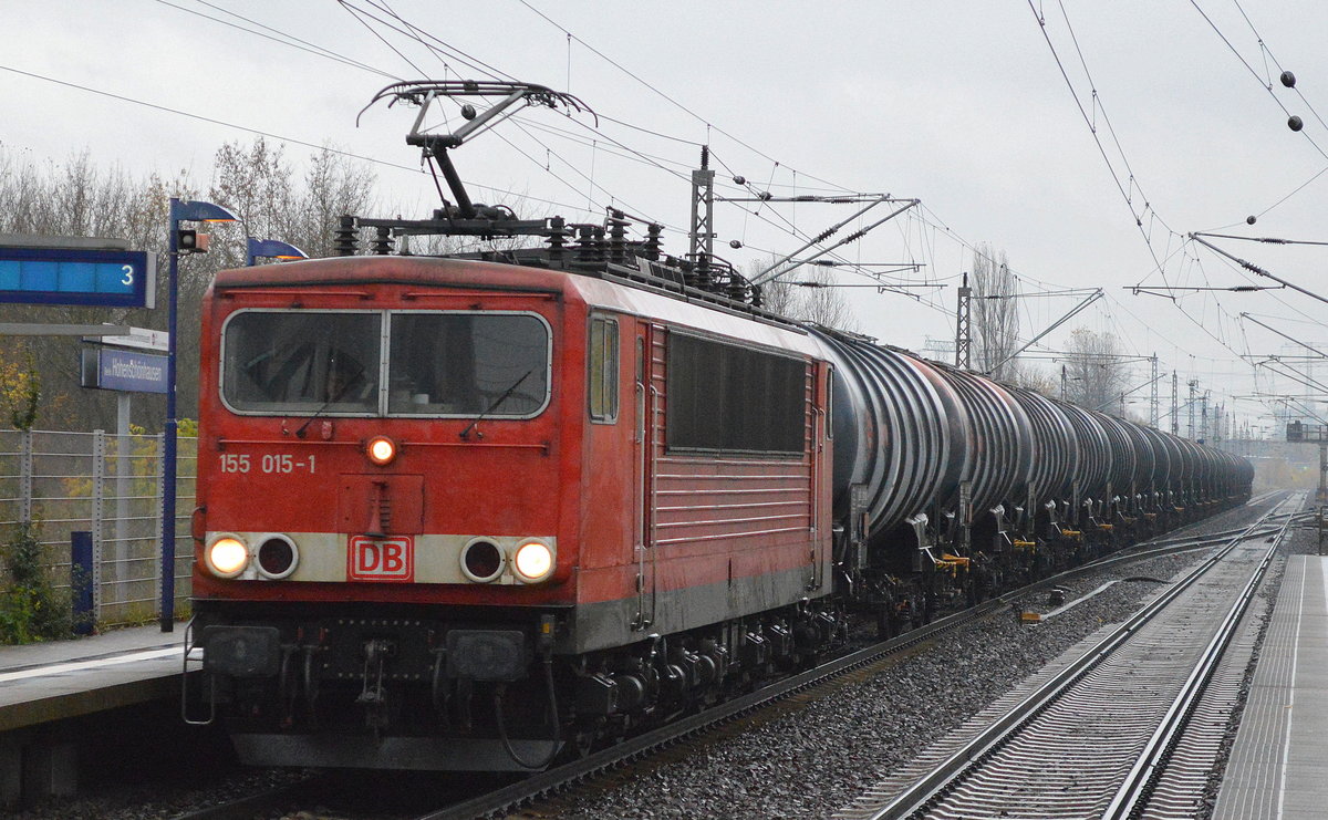 155 015-1 mit Kesselwagenzug (leer) Richtung Stendell am 10.11.17 Bf Berlin-Hohenschönhausen.