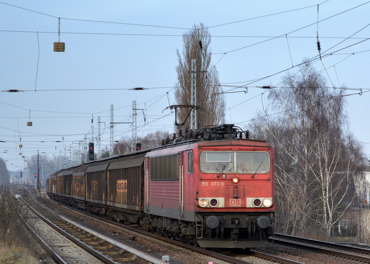 155 073-0 mit Ganzzug Schiebewandwagen (Papierzug) am 07.03.14 Berlin-Karow.