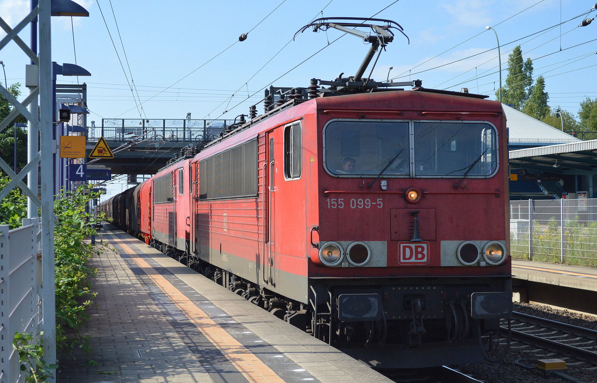 155 099-5 mit 155 157-1 und Stahlcoiltransportzug am 03.08.17 Bf. Berlin-Hohenschönhausen.