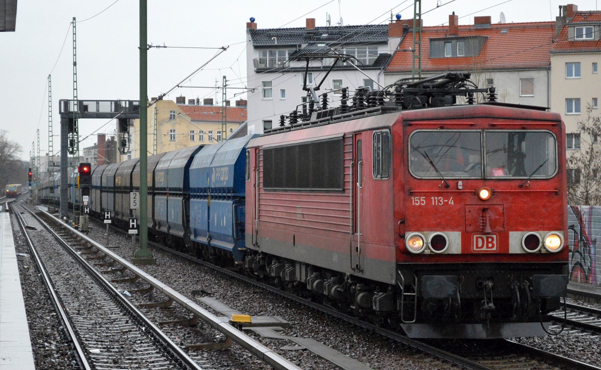 155 113-4 mit Ganzzug polnischer Schüttgutwagen (Kohlezug) Richtung Berlin Westhafen am 14.01.15 in Berlin-Wedding.