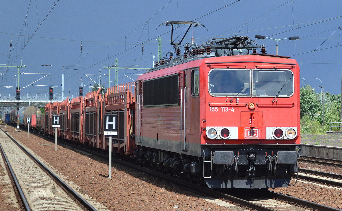155 113-4 mit gemischtem Güterzug am 06.07.16 Bf. Flughafen Berlin Schönefeld.