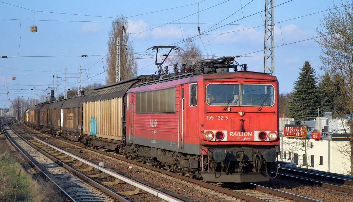 155 122-5 mit Ganzzug Schiebewandwagen am 26.03.14 Berlin-Karow.