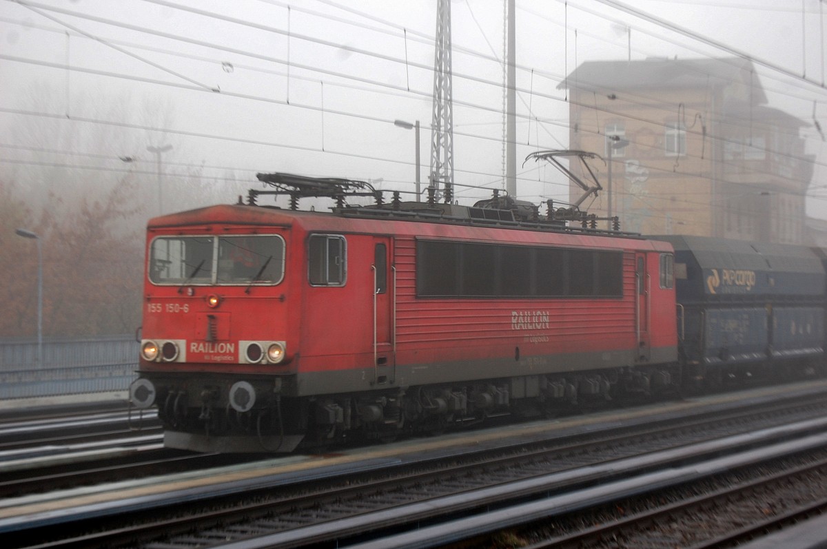 155 150-6 mit polnischen Sch�ttgutwagen Richtung Berlin-Lichtenberg, 21.11.13 Berlin Greifswalder Str.
