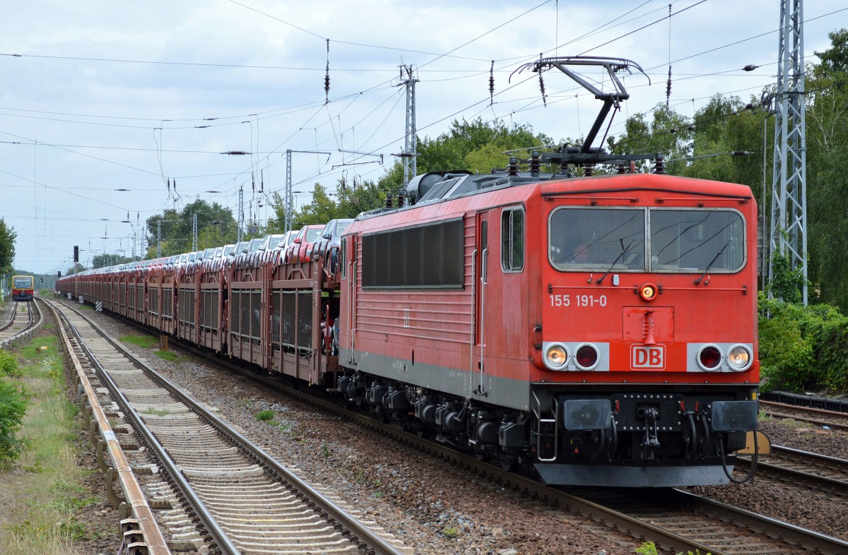 155 191-0 mit einem PKW-Transportzug mit fabrikneuen Vauxhall Astra am 28.07.15 berlin-Hirschgarten.