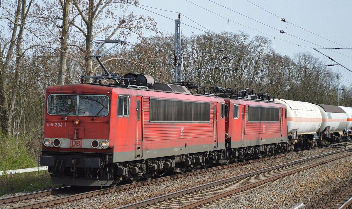 155 204-1 hat 155 239-7 und Kesselwagenzug am Haken Richtung Oranienburg am 31.03.17 Mühlenbeck bei Berlin. 