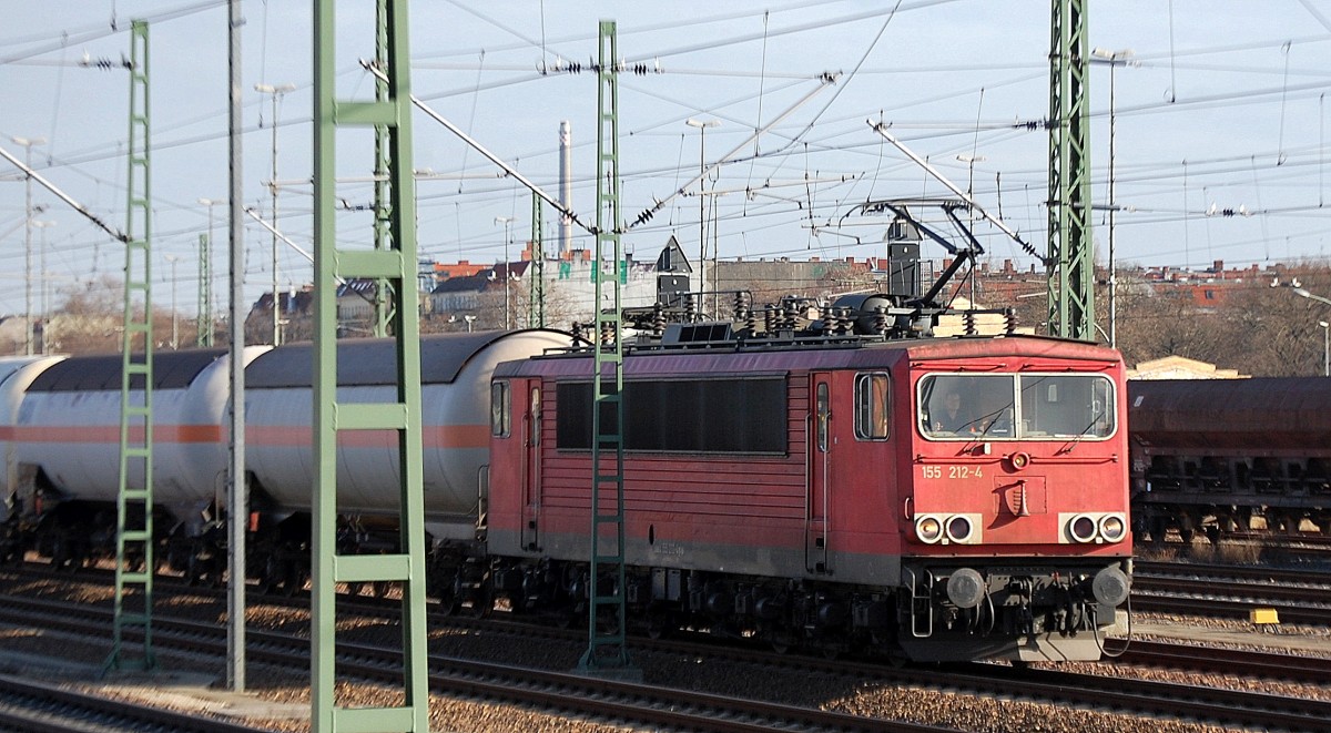 155 212-4 mit Kesselwagenzug am 06.02.14 Berlin-Beusselstr.
