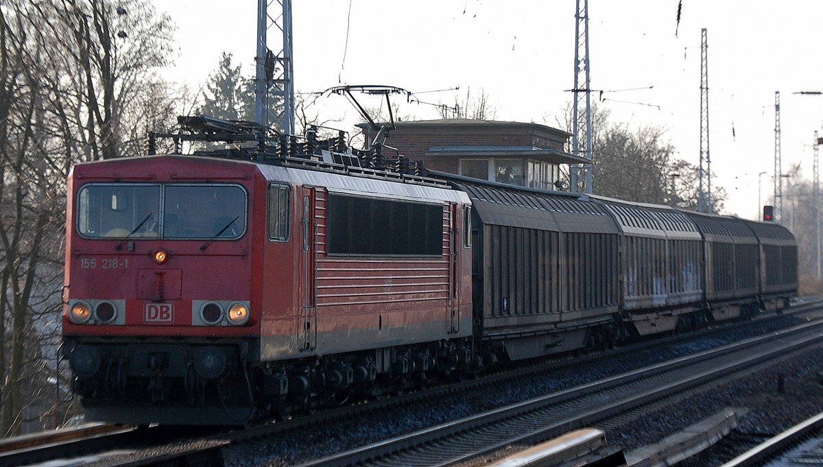 155 218-1 mit einigen Schiebewandwagen Richtung Bernau am 05.02.14 Berlin-Karow.
