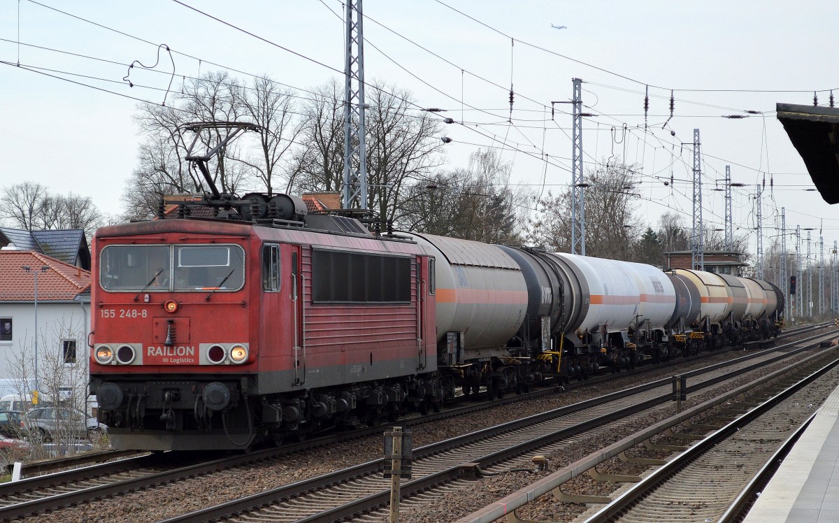 155 248-8 mit Kesselwagenzug am 21.03.14 Berlin-Karow.