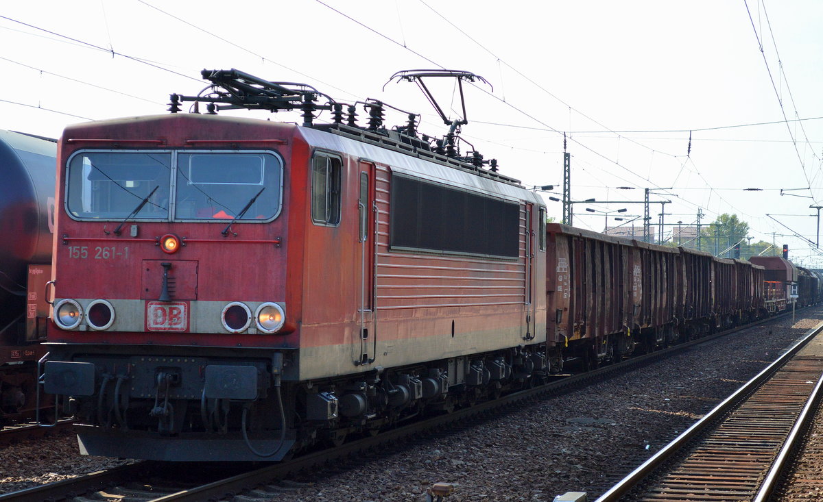 155 261-1 mit gemischtem Güterzug am 16.09.16 Bf. Flughafen Berlin-Schönefeld.