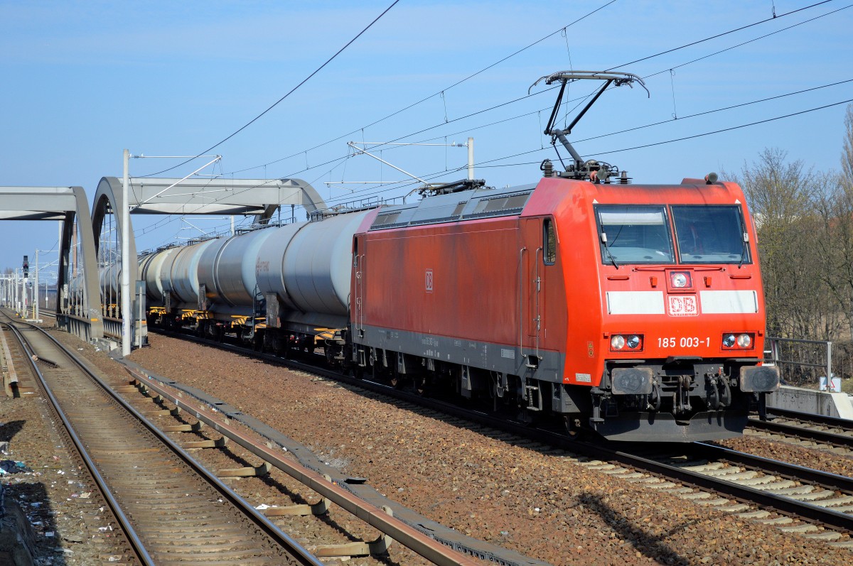 185 003-1 mit einem Kesselwagenzug (Xylole-Transport)am 09.04.15 Berlin-Pankow.