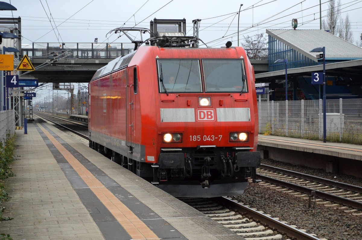 185 043-7 am 07.12.15 Berlin-Hohenschönhausen.
