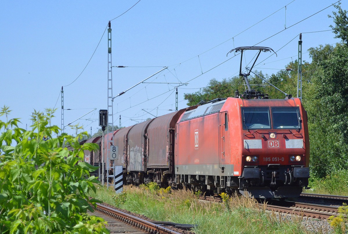 185 051-0 mit einem Güterzug für Coiltransporte am 20.08.15 Richtung karower Kreuz Berlin im Mühlenbeck/Mönchmühle b. Berlin.