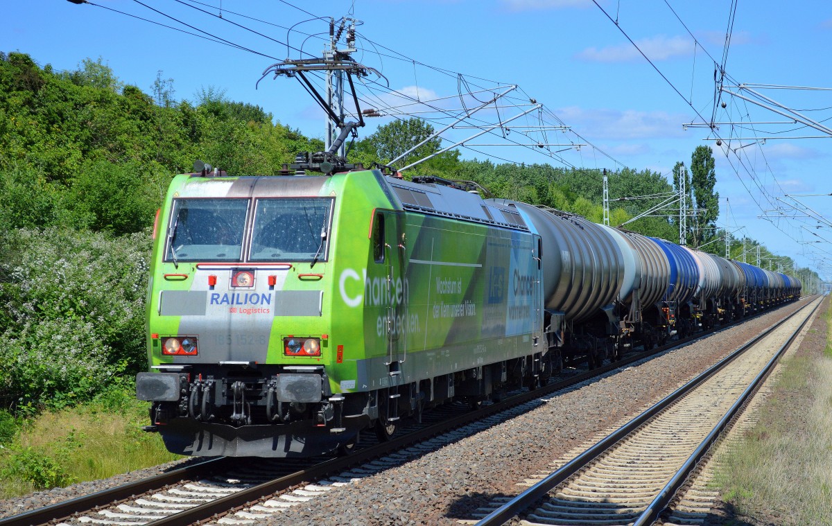 185 152-6 mit Kesselwagenzug (Benzin) am 15.06.15 Berlin-Hohenschönhausen.