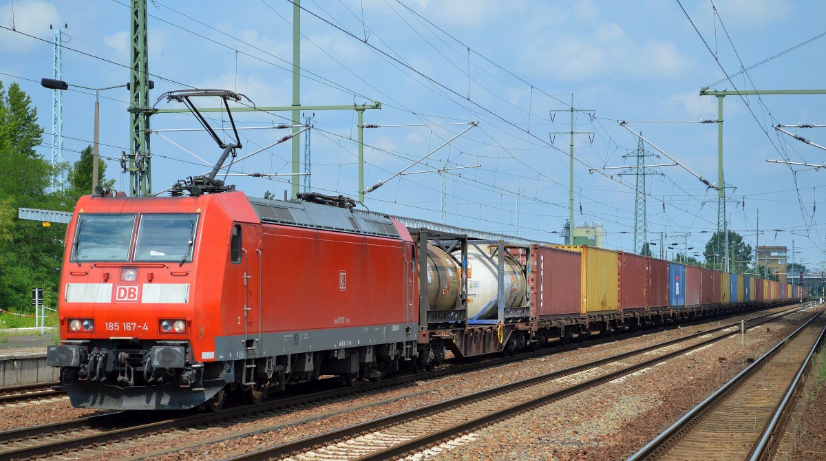 185 167-4 mit Containerzug am 16.07.15 Bhf. Flughafen Berlin-Schönefeld.
