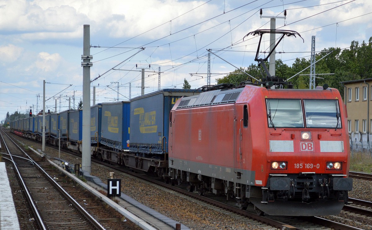 185 169-0 mit KLV-Zug (Sped. LKW-WALTER) Richtung Berliner Innenstadt, 25.08.14 Berlin-Blankenburg.