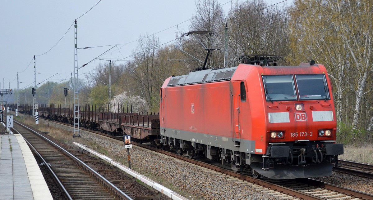 185 173-2 mit Leerzug Drehgestell-Flachwagen für Stahltransporte Richtung Karower Kreuz Berlin, 31.03.14 Mühlenbeck/Mönchmühle b.Berlin.