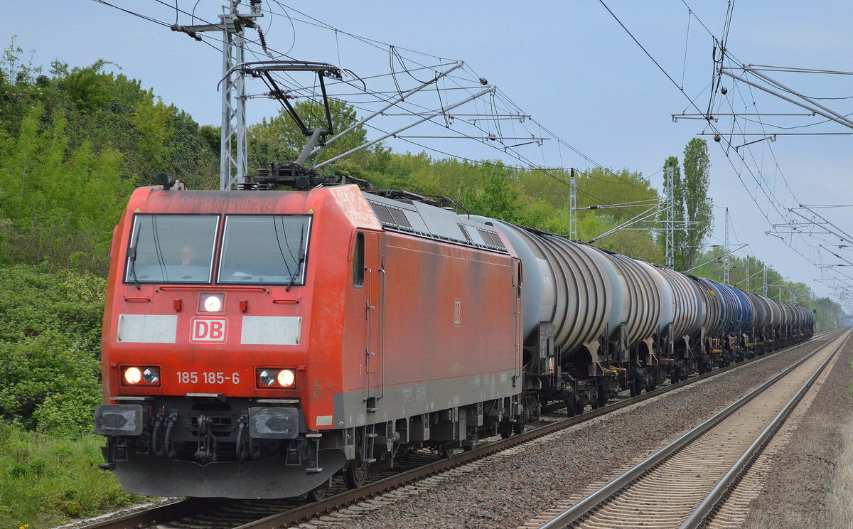 185 185-6 mit Kesselwagenzug am 13.05.17 Berlin-Hohenschönhausen.