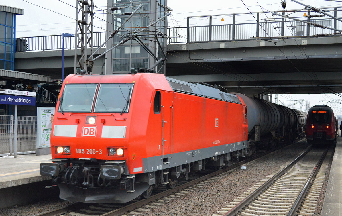 185 200-3 mit Kesselwagenzug (leer) Richtung Stendell am 07.02.17 Bf. Berlin-Hohenschönhausen.