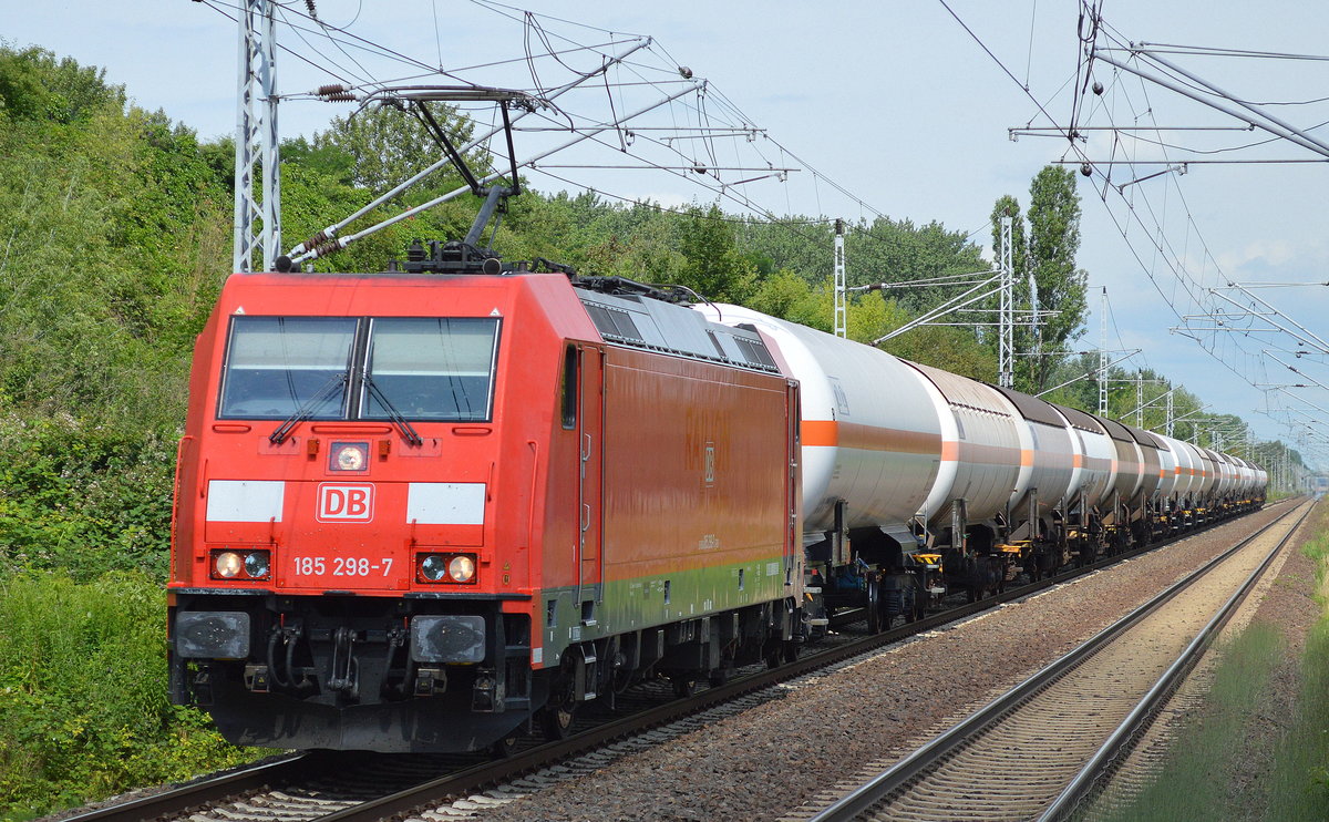 185 298-7 mit Ganzzug Gasdruckkesselwagen am 06.07.17 Berlin-Hohenschönhausen.