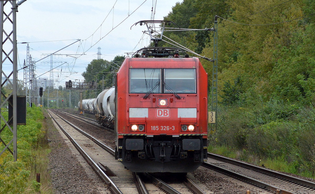 185 326-3 wahrscheinlich füt die MEG mit dem täglichen Zementstaubzug ab Industrieübergabe Nordost Richtung Rostock am 11.09.17 Bf. Berlin-Hohenschönhausen.