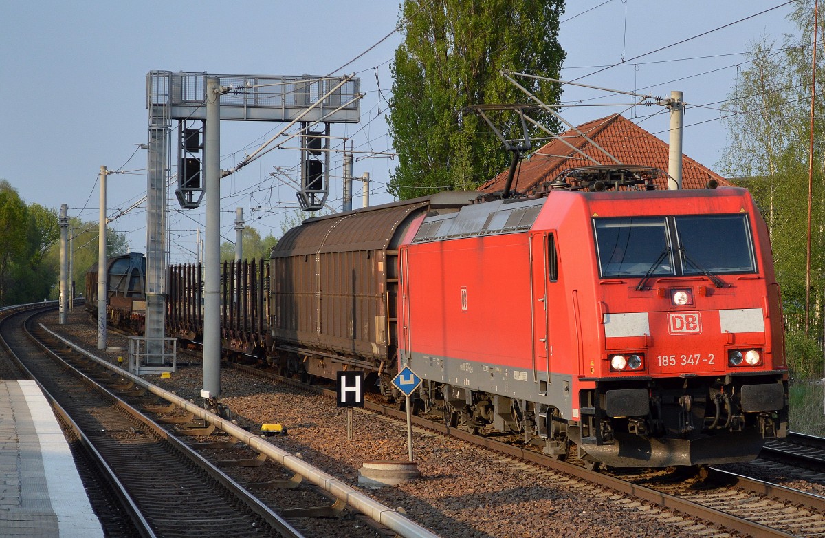 185 347-2 mit gemischtem G�terzug am 19.04.14 Berlin-Heinersdorf.