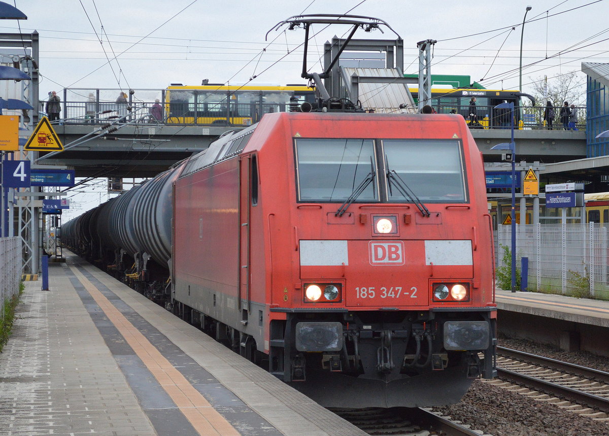 185 347-2 mit Kesselwagenzug am 03.05.17 Bf. Berlin-Hohenschönhausen.
