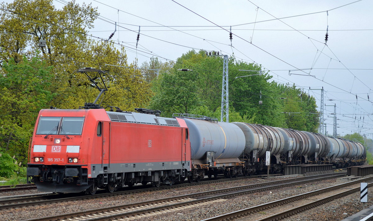 185 357-1 mit Kesselwagenzug am 05.05.17 Berlin-Grünau Richtung Königs Wusterhausen.