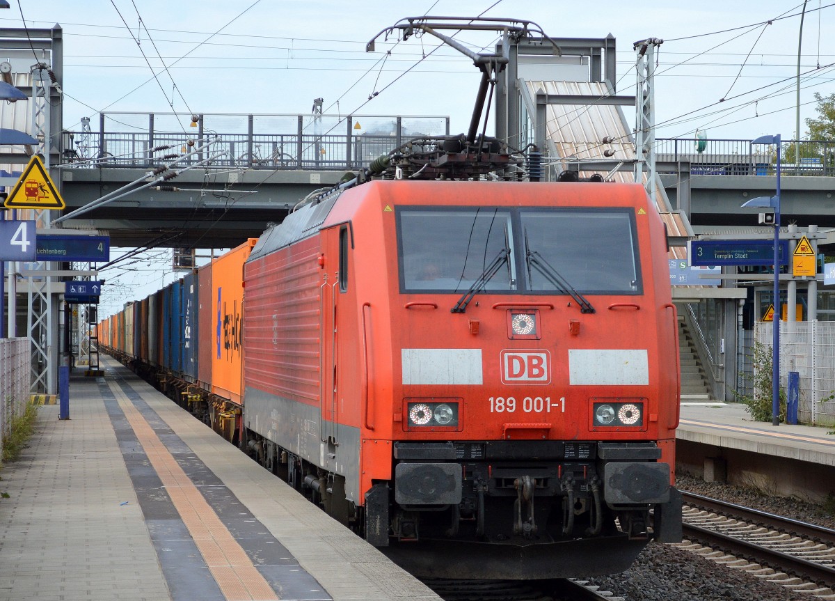 189 001-1 mit Containerzug am 10.10.14 Berlin-Hohenschönhausen.