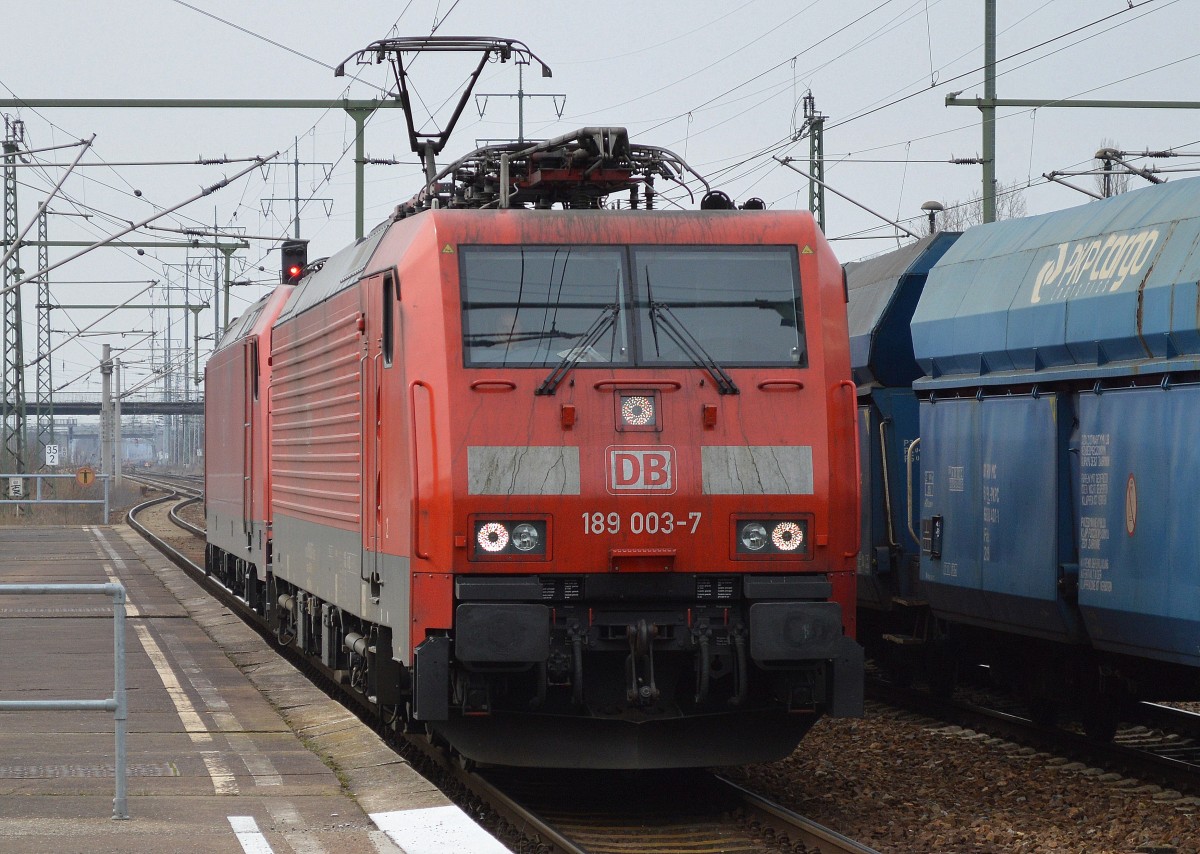 189 003-7 mit 185 305-0 am haken am 29.02.16 Durchfahrt Bhf. Flughafen Berlin-Schönefeld.