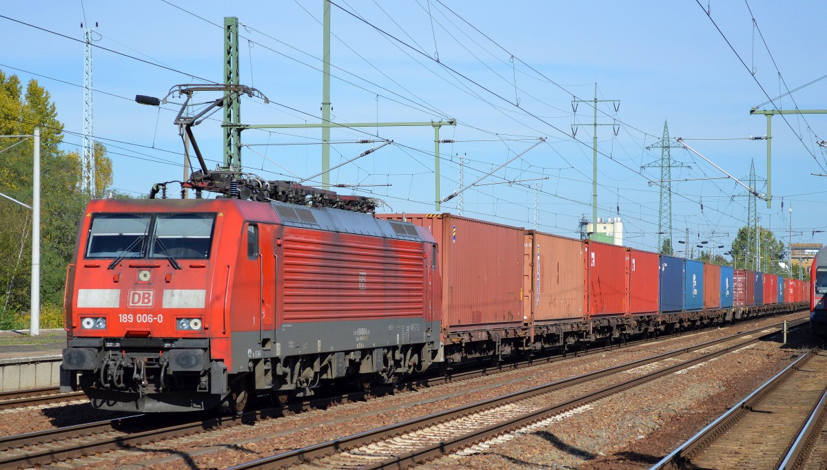189 006-0 mit Containerzug am 02.10.15 Bhf. Flughafen Berlin-Schönefeld.