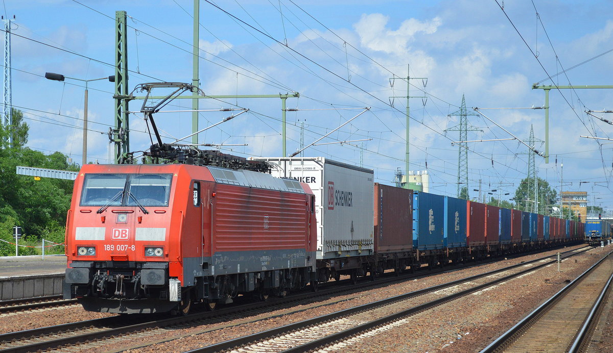 189 007-8 mit Containerzug am 14.06.16 Bf. Flughafen Berlin-Schönefeld.