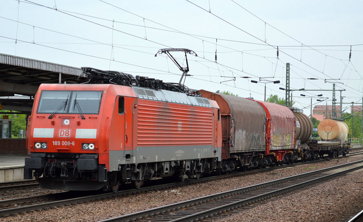 189 008-6 mir ein paar wenigen Güterwagen am 16.05.17 Bf. Flugfhafen Berlin-Schönefeld.