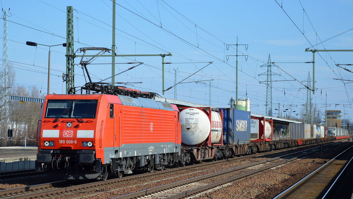 189 008-6 mit Container- und KLV-Zug am 27.02.17 Bf. Flughafen Berlin-Schönefeld. 