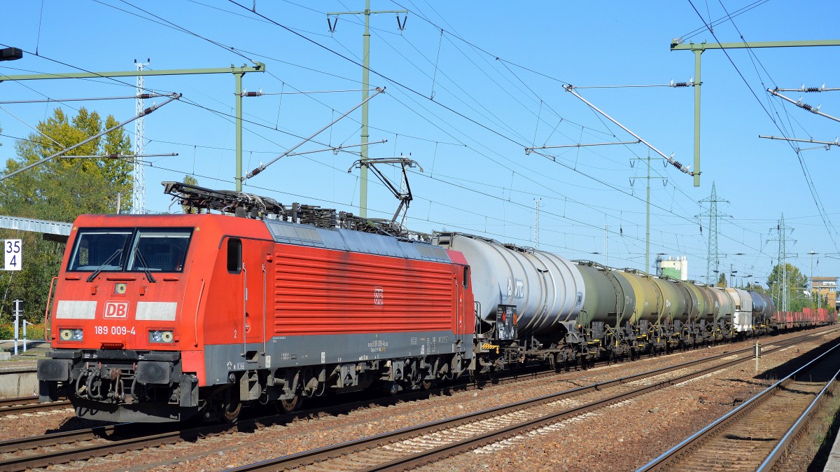 189 009-4 mit gemischtem Güterzug am 01.10.15 Bhf. Flughafen Berlin-Schönefeld.