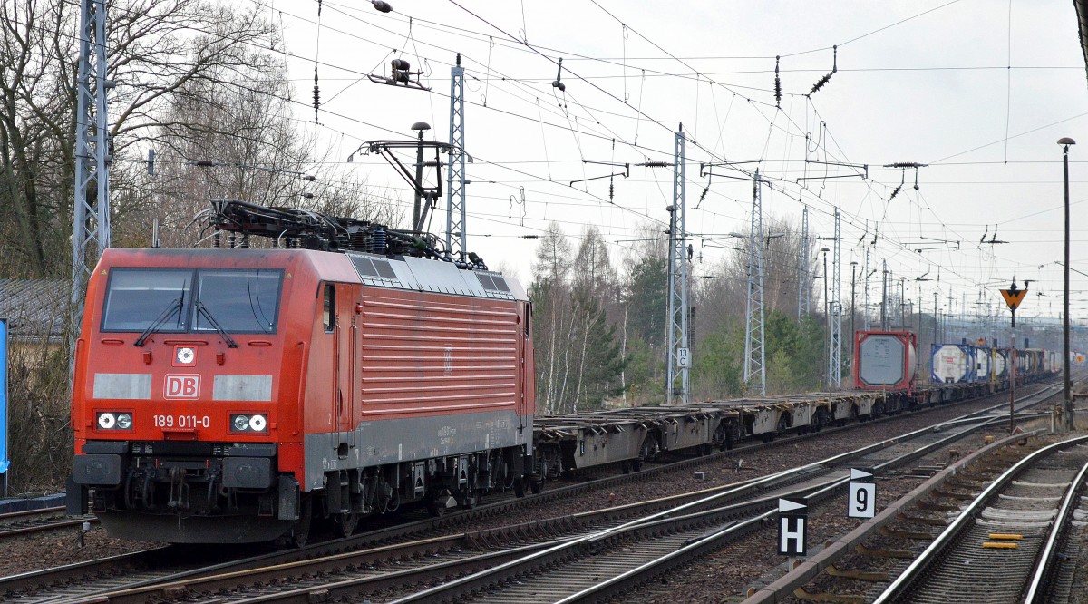 189 011-0 mit Containerzug am 26.01.16 Berlin-Hirschgarten.