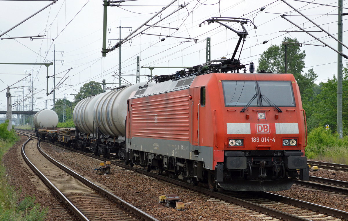 189 014-4 mit einem kurzem gemischten Güterzug am 24.05.16 Bf. Flughafen Berlin-Schönefeld.