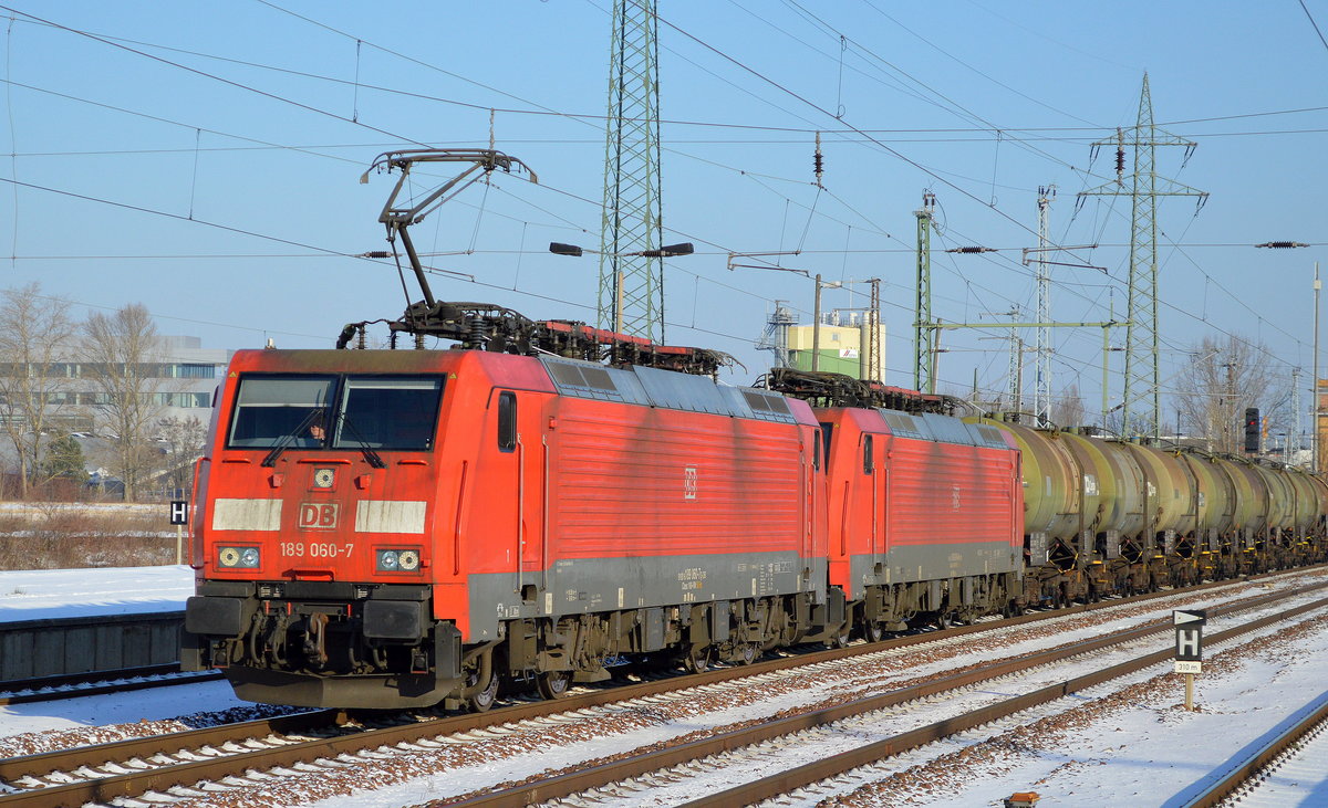 189 060-7 mit 189 008-6 und gemischtem Güterzug am 10.01.17 Bf. Flughafen Berlin-Schönefeld.