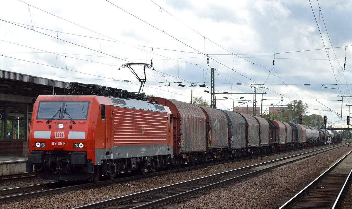 189 061-5 mit gemischtem Güterzug am 14.09.17 Bf. Flughafen Berlin-Schönefeld.