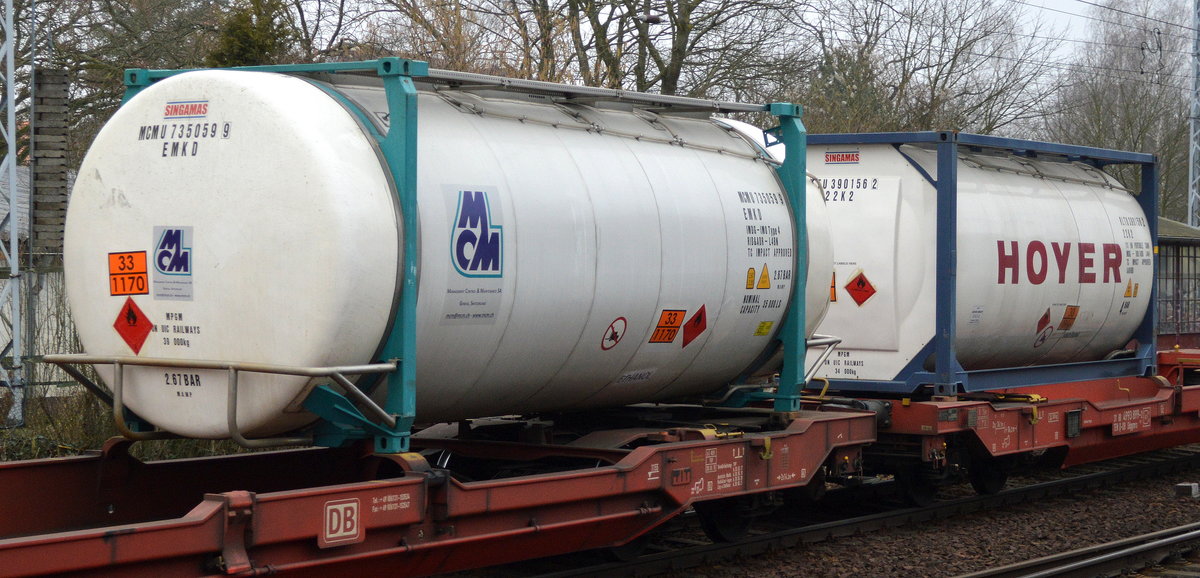20ér Tankcontainer der MCM - MANAGEMENT CONTROL & MAINTENANCE SA aus der Schweiz (UN-Nr. 33/1170 = Ethamol) und der Fa. HOYER (UN-Nr. 30/1866 = 	Harzlösung, entzündbar) am 23.01.18 Berlin-Hirschgarten.