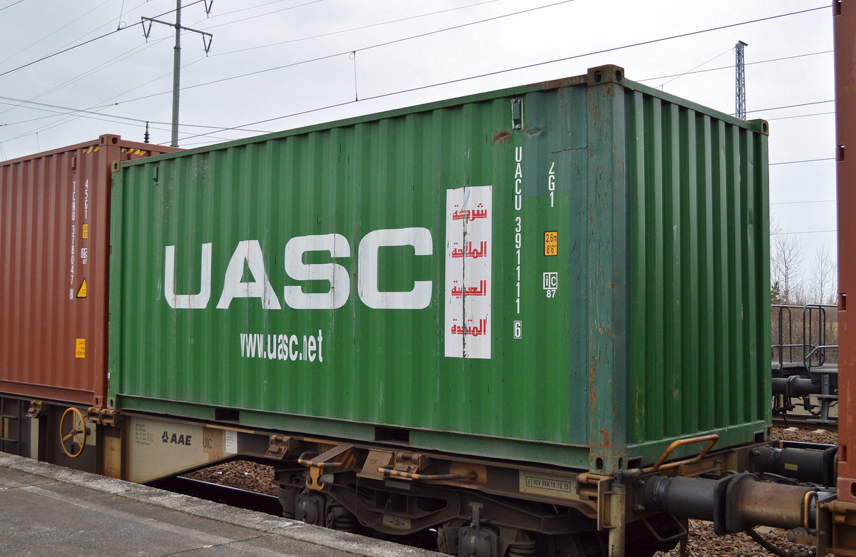 20’ Standard Dry Container der Fa. UNITED ARAB SHIPPING COMPANY am 14.03.17 Bf. Flughafen Berlin-Schönefeld.