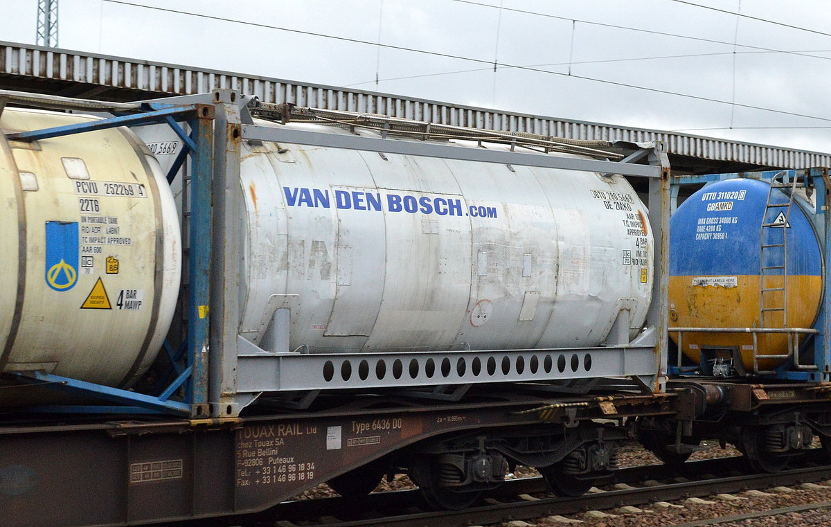 20’ Standard Tank Container der der niederländischen VAN DEN BOSCH.COM am 20.11.17 Bf. Flughafen Berlin-Schönefeld.