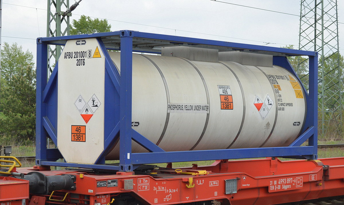 20’ Standard Tankcontainer (UN-Nr.: 46/1381 =  	Phosphor, weiß oder gelb, trocken, unter Wasser oder in Lösung), 13.05.17 Bf. Flughafen Berlin-Schönefeld. 