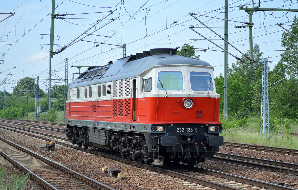 232 128-9 am 30.06.16 Bf. Flughafen Berlin-Schönefeld.