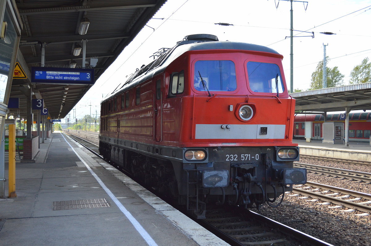 232 571-0 am 14.09.17 Bf. Flughafen Berlin-Schönefeld.
