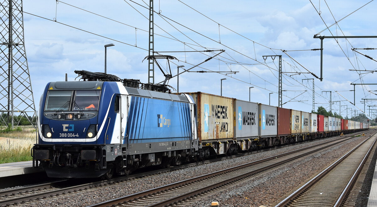 ČD Cargo a.s., Praha [CZ] mit ihrer  388 004-4  [NVR-Nummer: 91 54 7388 004-4 CZ-ČDC] und einem Containerzug am 23.06.25 Höhe Bahnhof Rodleben.