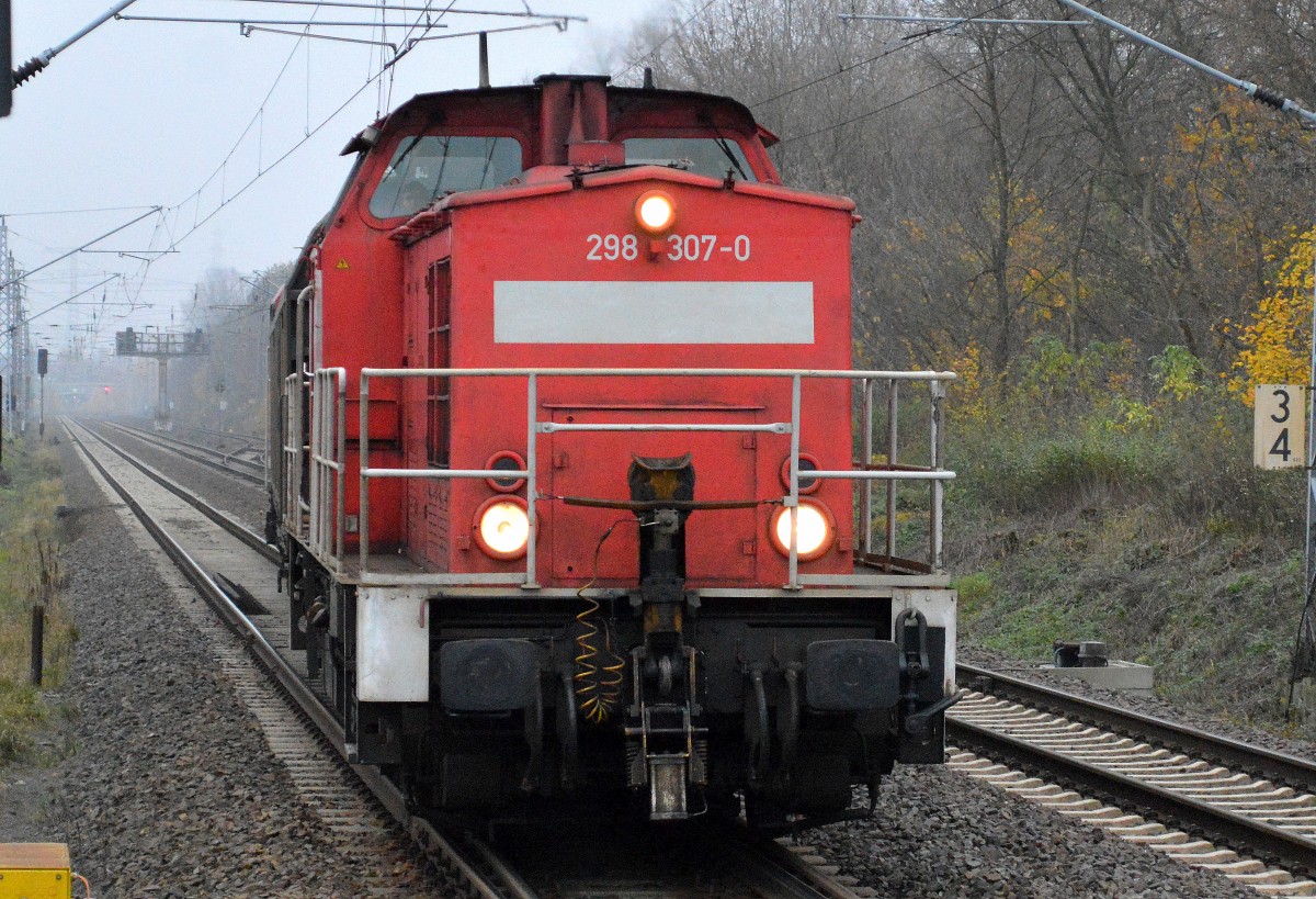 298 307-0 mit einem Schiebewandwagen + 155 083-9 u. 155 099-5 am Haken Richtung Karower Kreuz Berlin, 18.11.14 Berlin-Hohenschönhausen. 