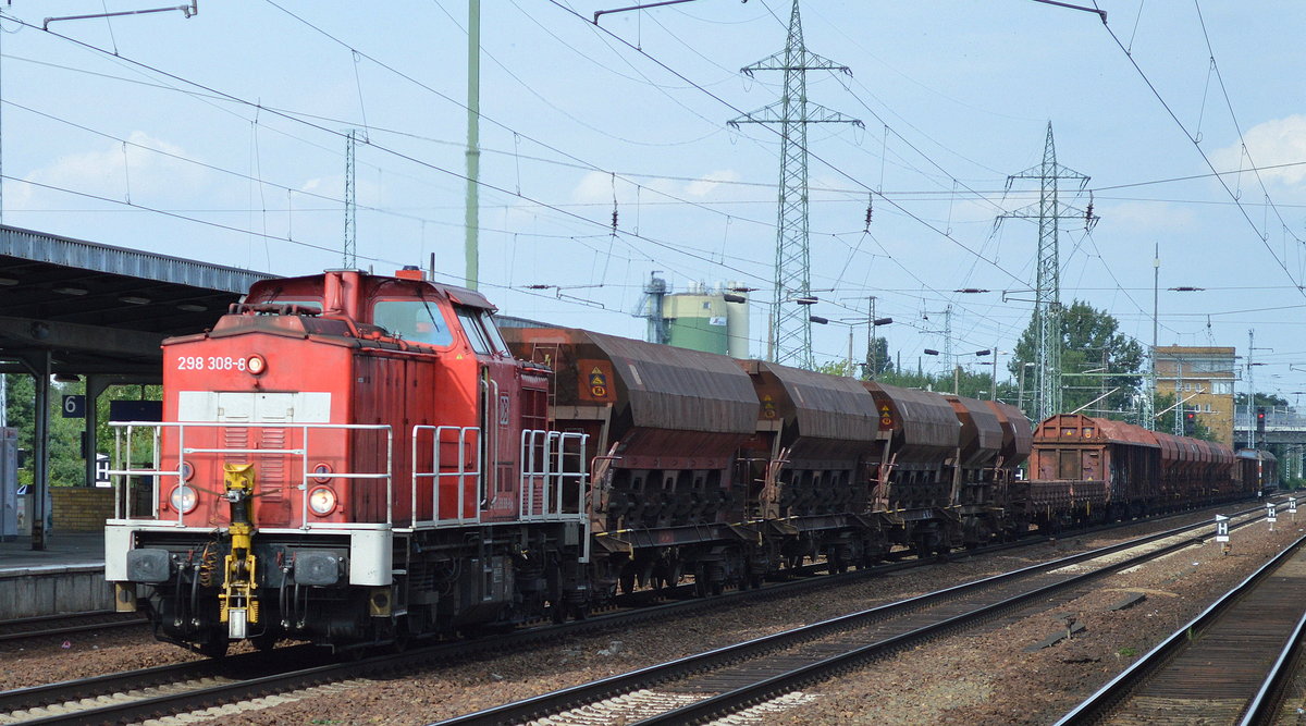298 308-8 mit gemischtem Güterzug am 28.07.16 Bf. Flughafen Berlin-Schönefeld.