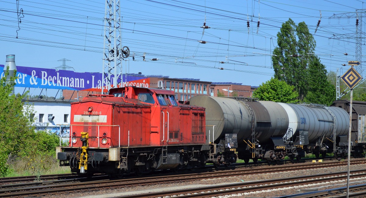 298 309-6 mit Güterübergabezug am 28.04.14 Berlin-Springpfuhl.